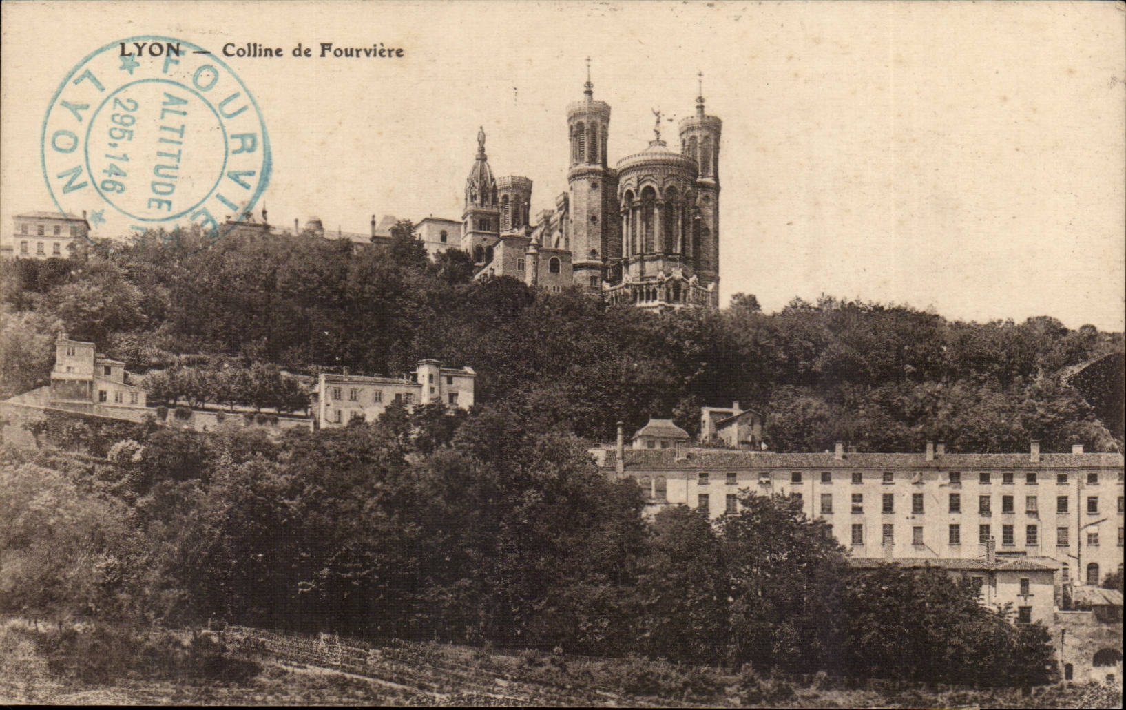 Colline de Fourvière — vue de la basilique — éditeur non visible
