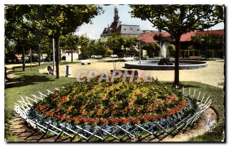 Villefranche-en-Beaujolais — Hôtel de Ville et les Jardins — Les Tirages Modernes