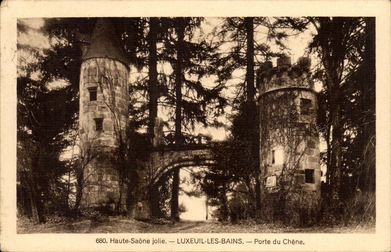Luxeuil CPA Porte du chene