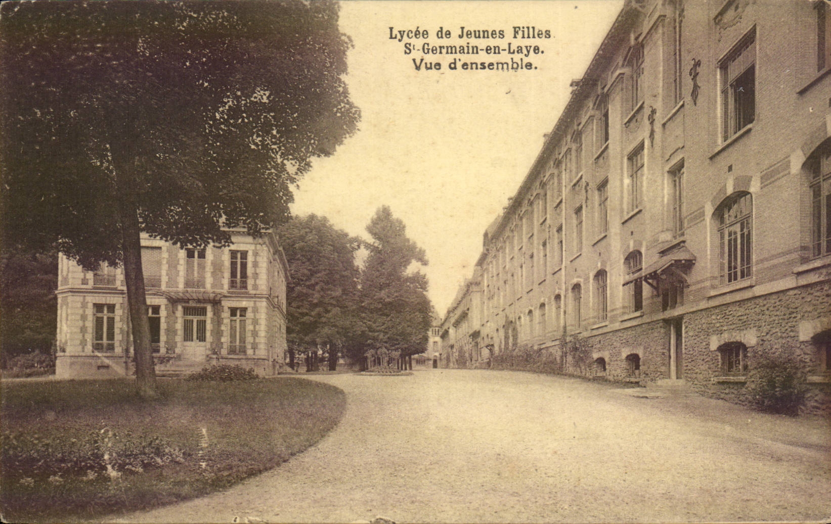 CPA Lycee de Jeunes filles St Germain en Laye Vue d'ensemble