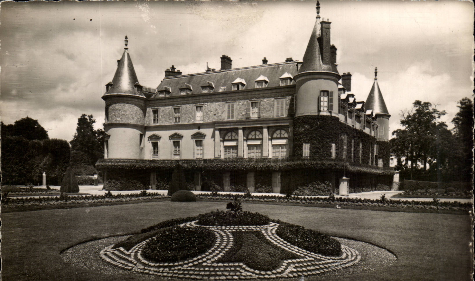 Castello di Rambouillet — Residenza Presidenziale — M. Aube, edito 23, via Lenoire, Rambouillet (S.&-O.)
