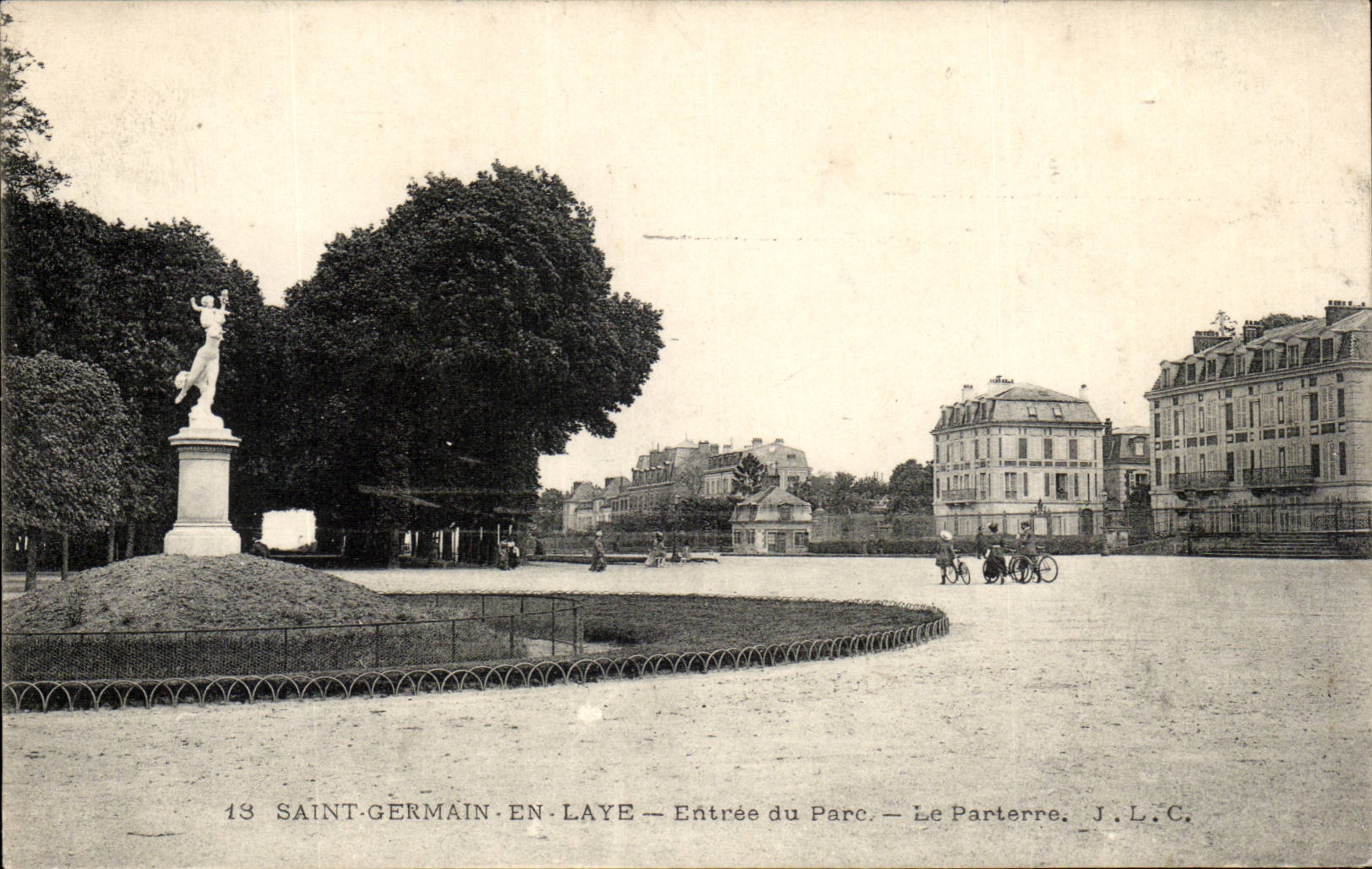 Saint-Germain-en-Laye — Entrée du Parc — Le Parterre — J.L.C.