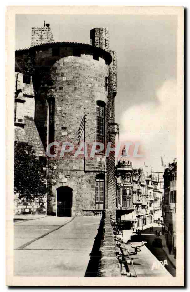 NARBONNE (Aude) — Rue Jean-Jaurès — Tour de la Mairie