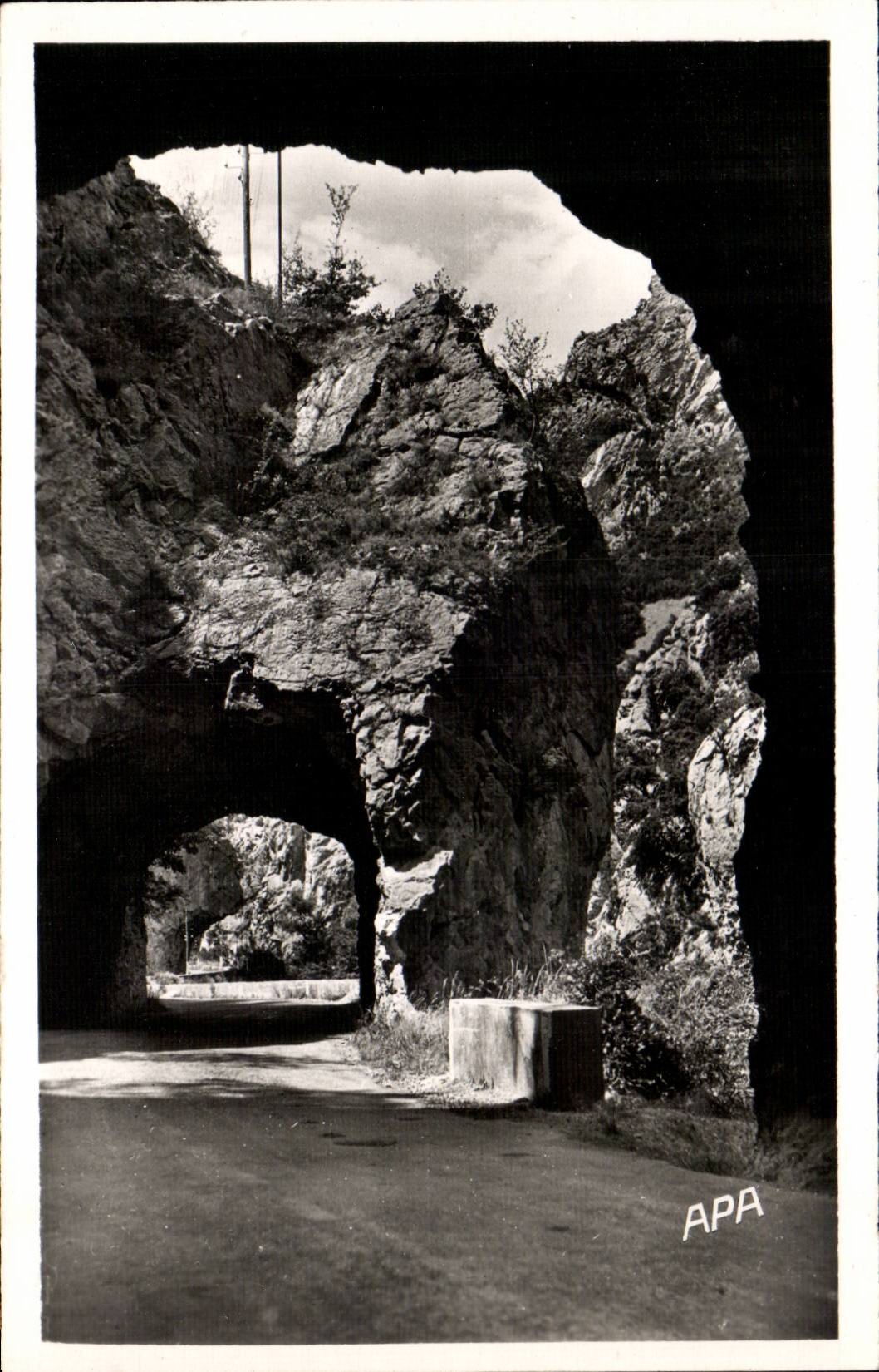 Defile de Pierre Lys - Les Tunnels - CPA 
