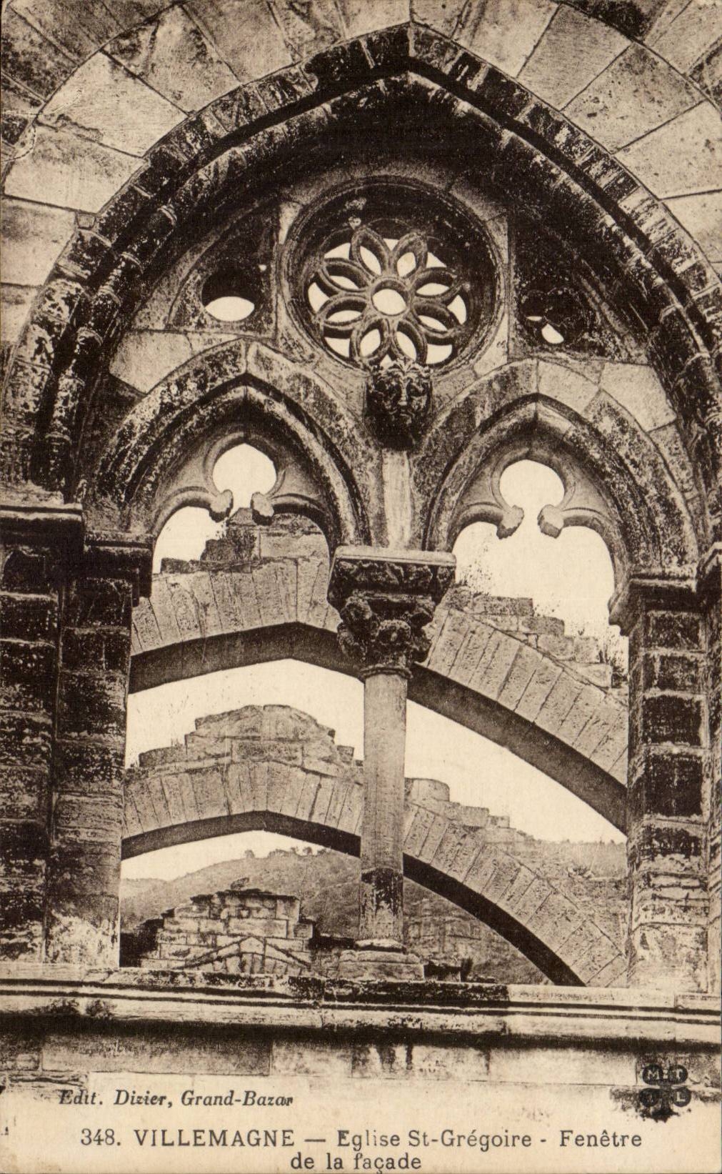 Villemanège — Église St-Grégoire — Fenêtre de la façade