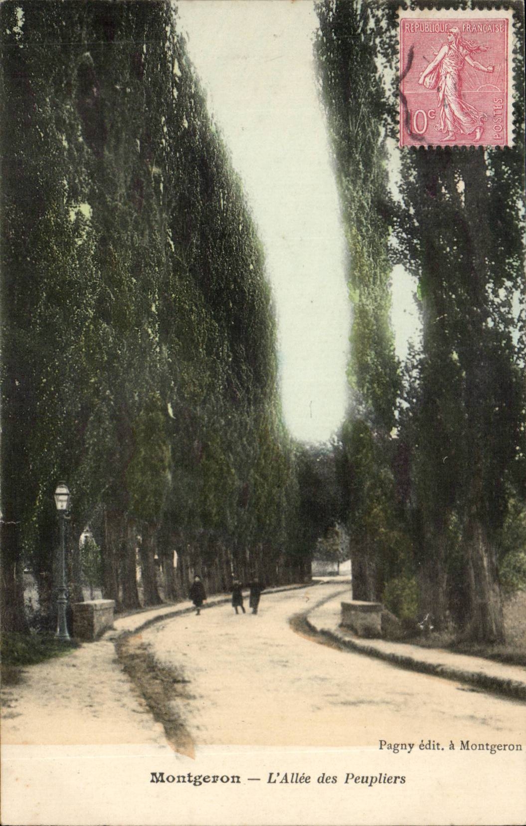Montgeron CPA L'allee des Peupliers