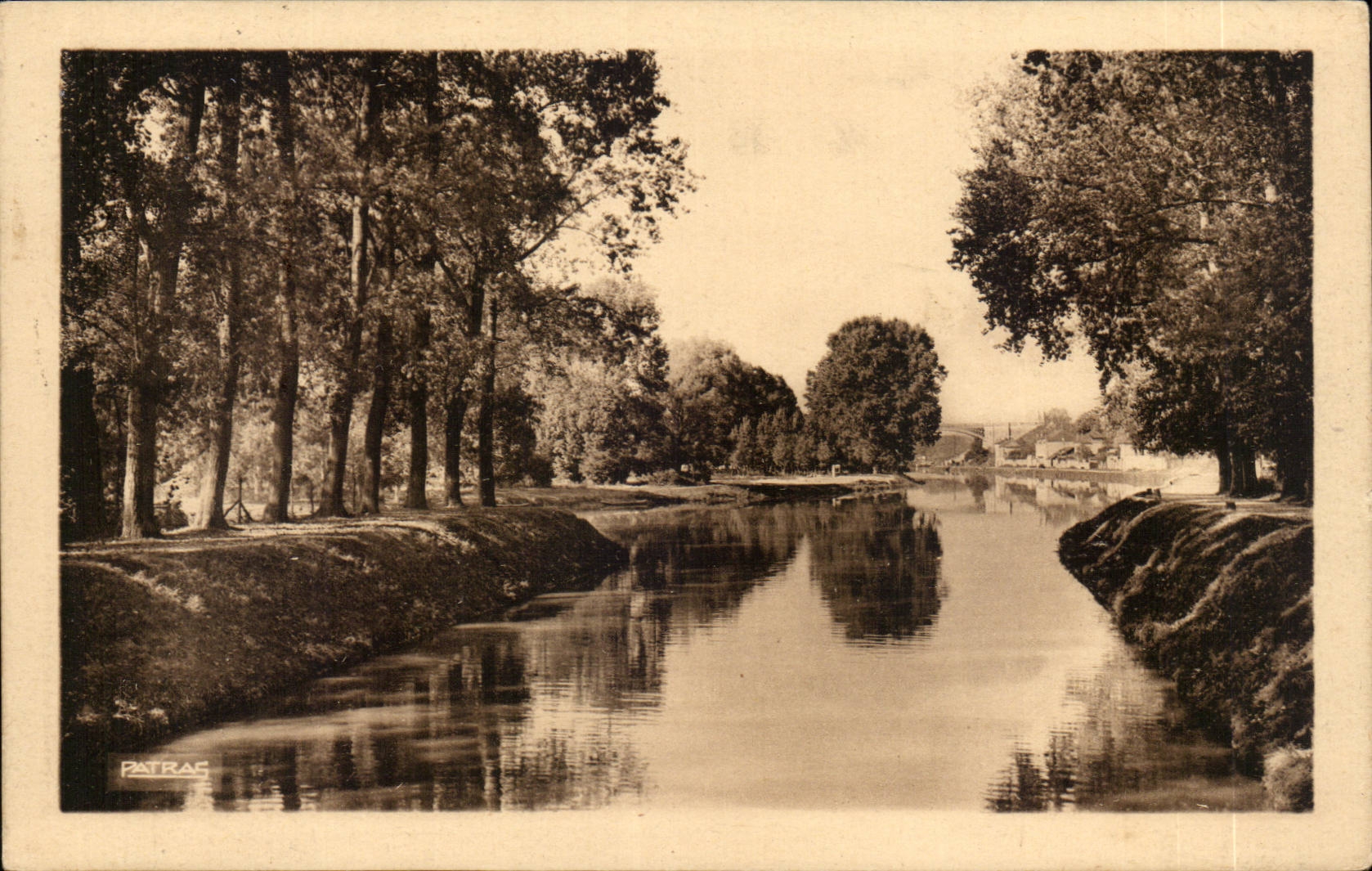 CPA Moret sur Loing Le cannal et Saint Mammes