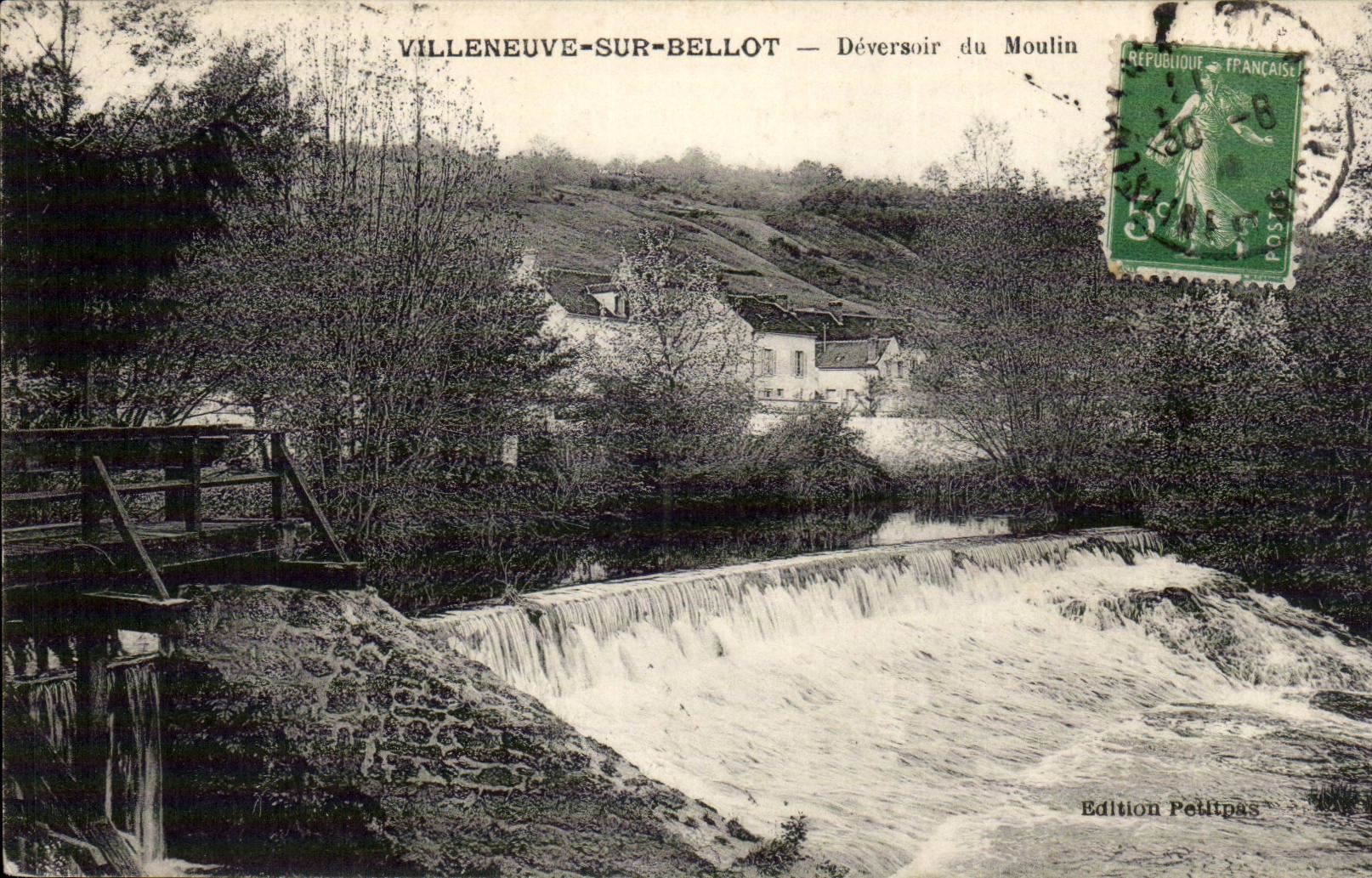 Villeneuve sur Bellot CPA Deversoir du moulin