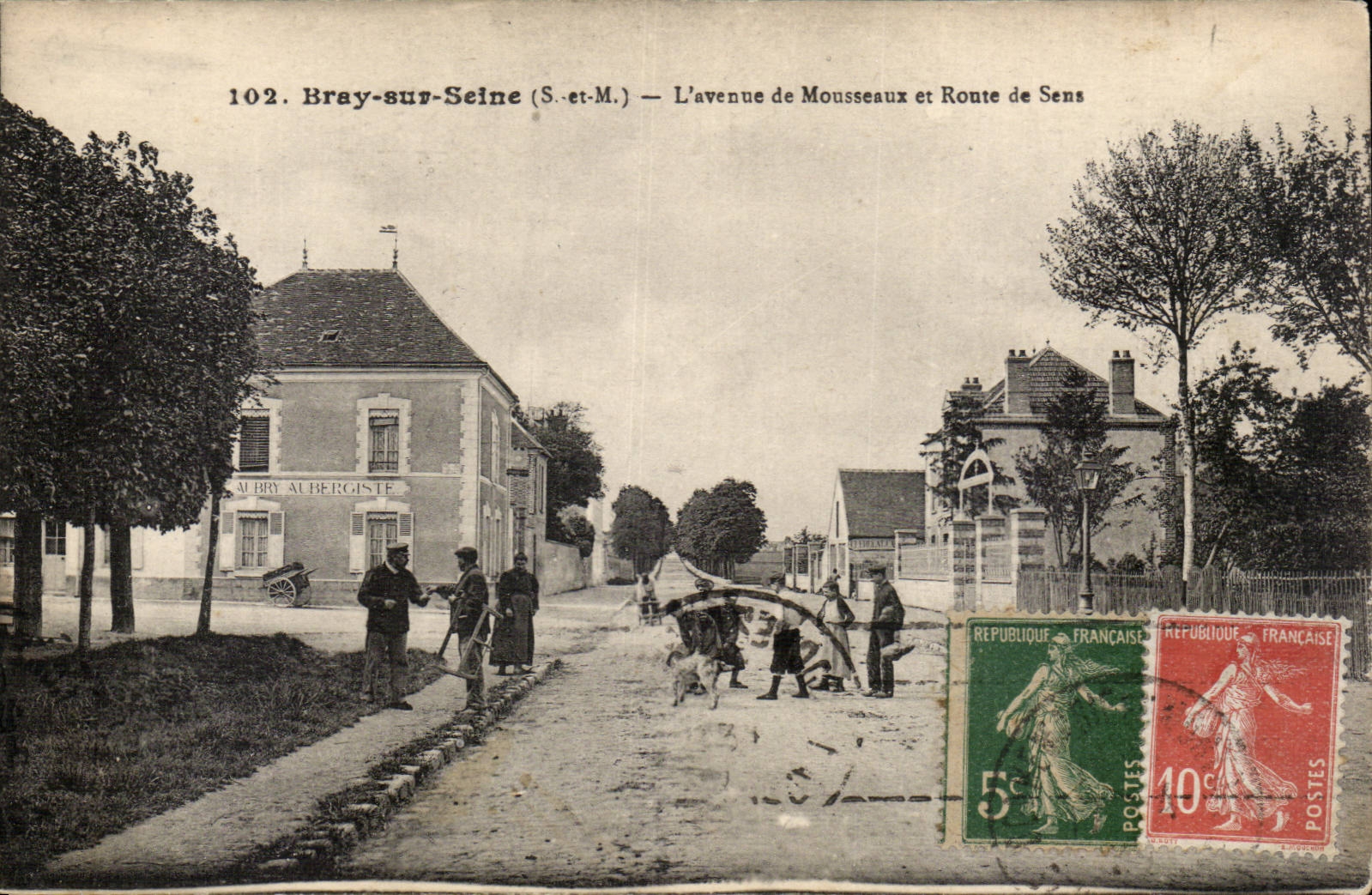 Bray sur Seine - L'Avenue de Mousseaux et Route de Sens - CPA 