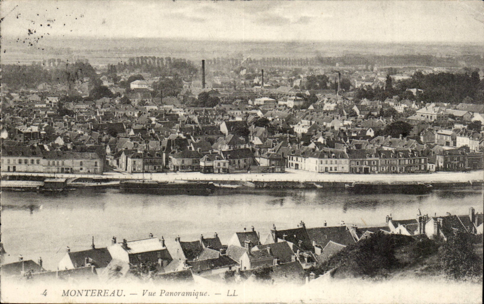 Montereau CPA Vue panoramique