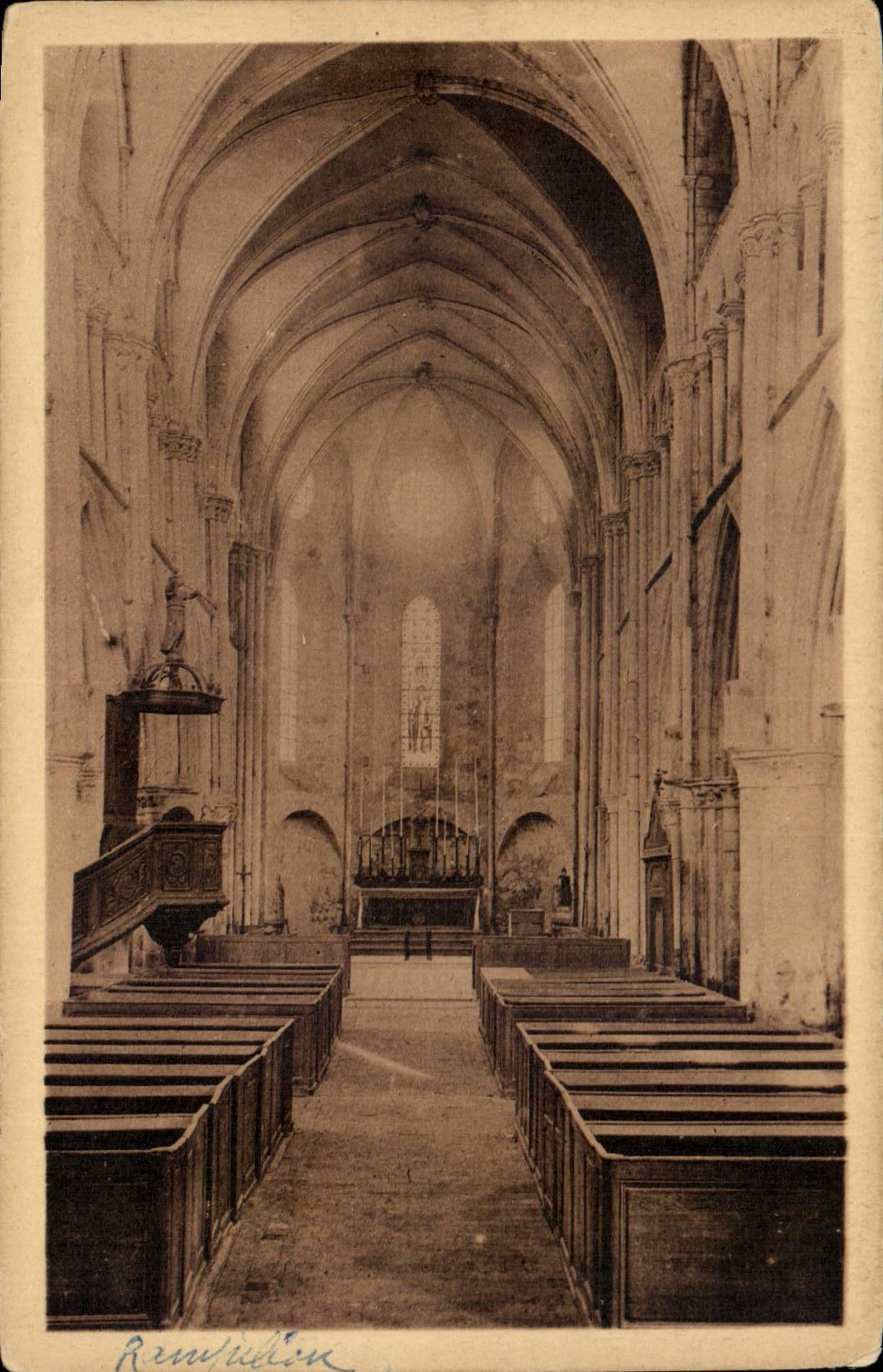 CPA Eglise de Rampillon la nef (vue vers le choeur)