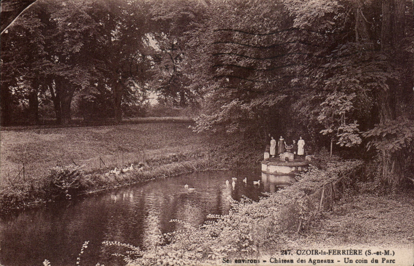 OZOIR-la-FERRIÈRE (S.-et-M.) — Château des Agneau — Un coin du Parc — n°247