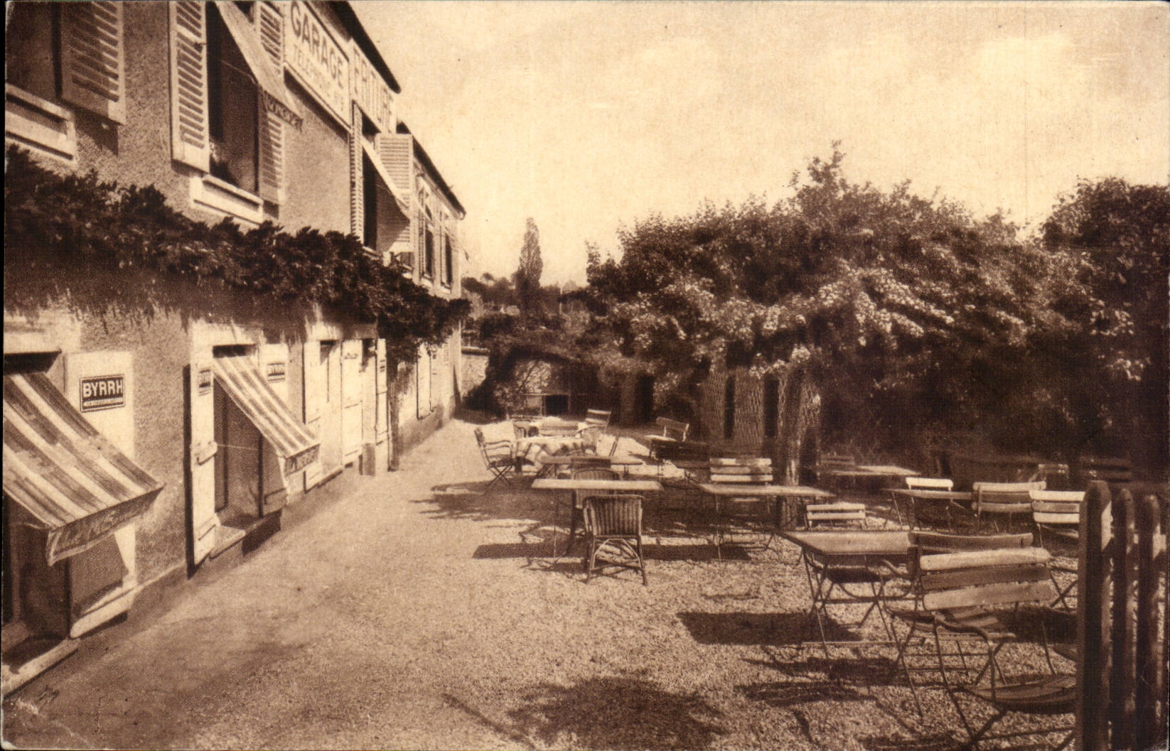 Fontaine-le-Port (S.-et-M.) — Hôtel de la Care - La Terrasse — Photographe Sagon