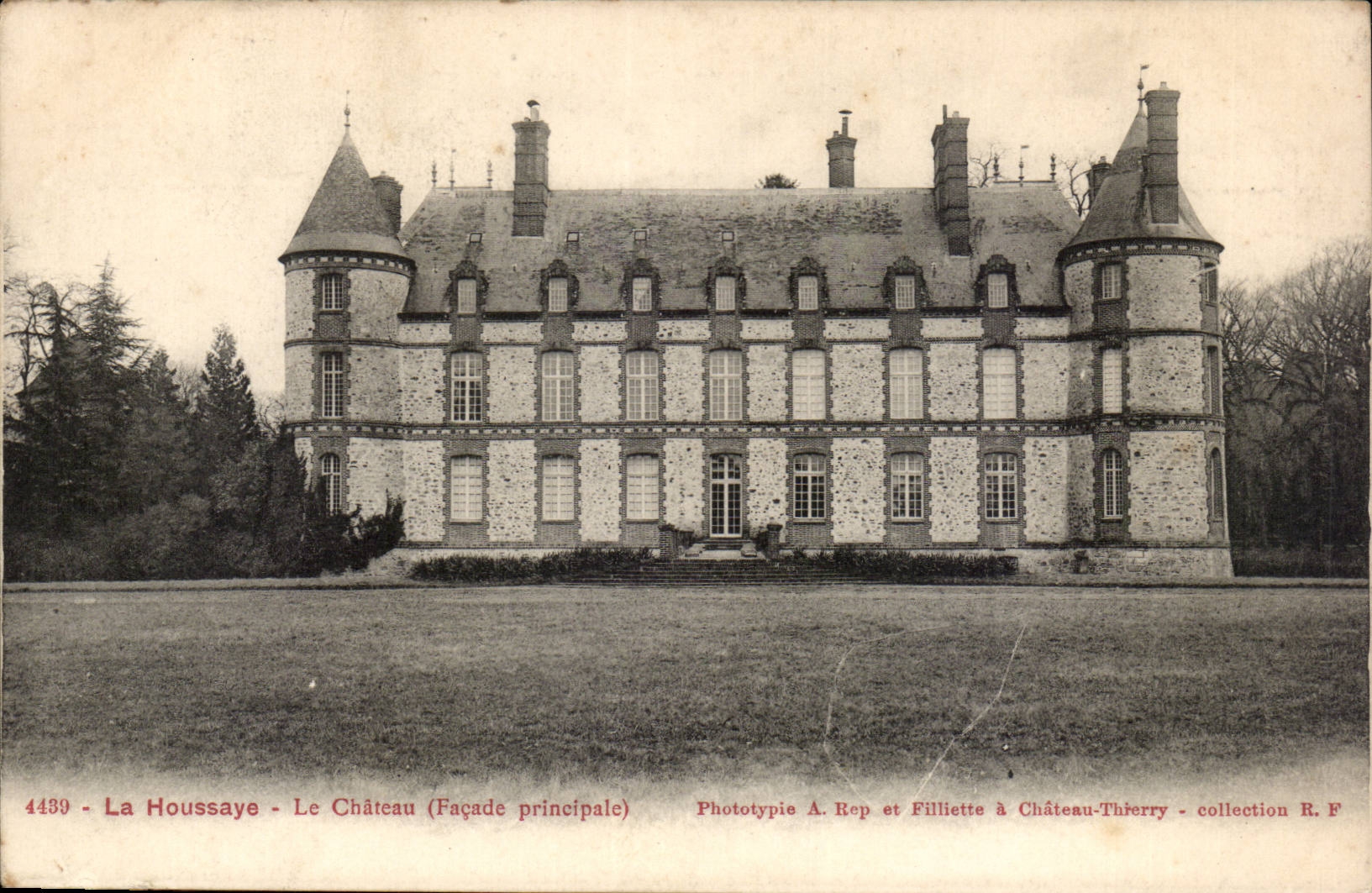 La Houssaye CPA Le chateau