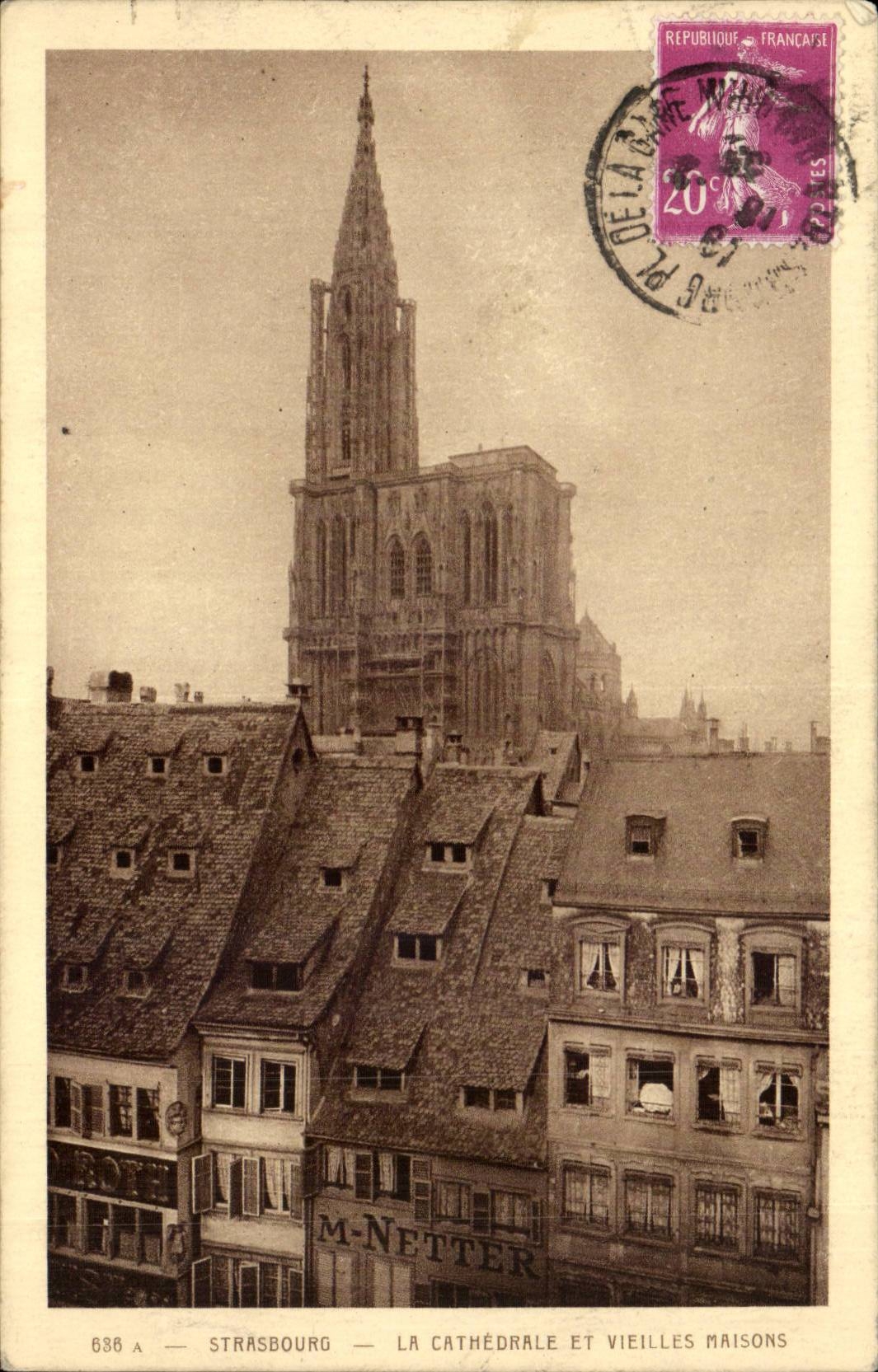 Strasbourg CPA La cathedrale et les vieilles maisons