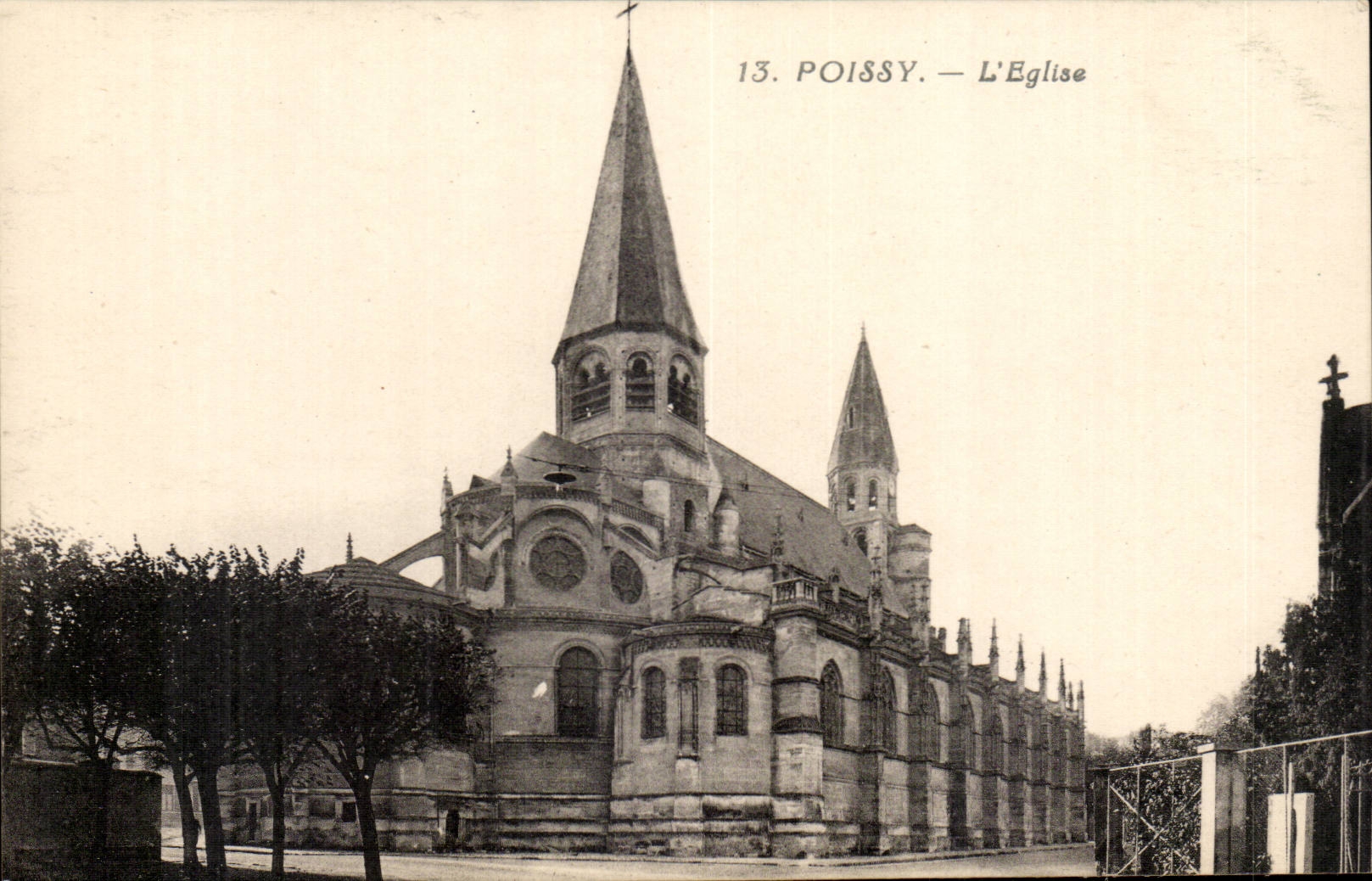Poissy CPA L'eglise Notre DAme