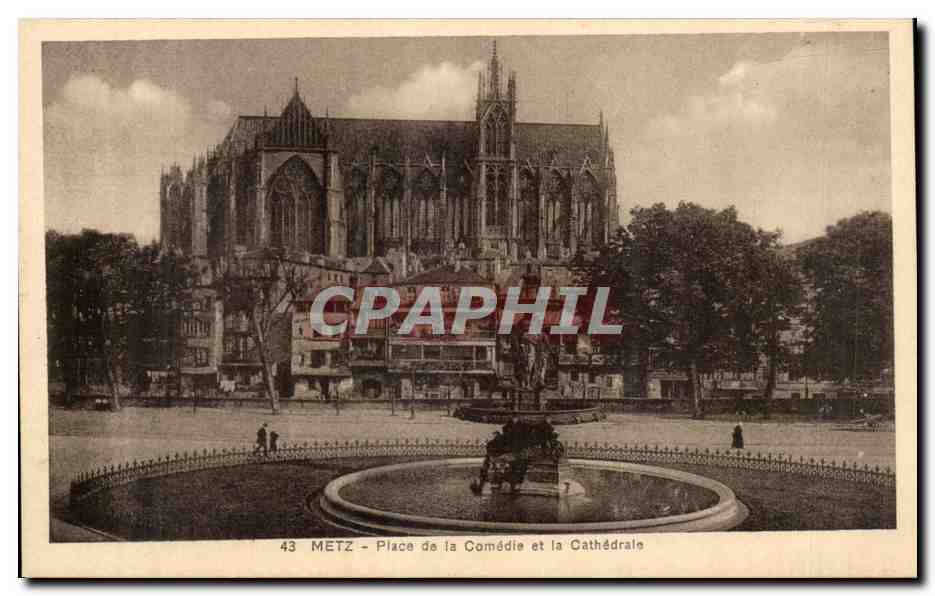 Metz CPA Place de la comedie et la cathedrale