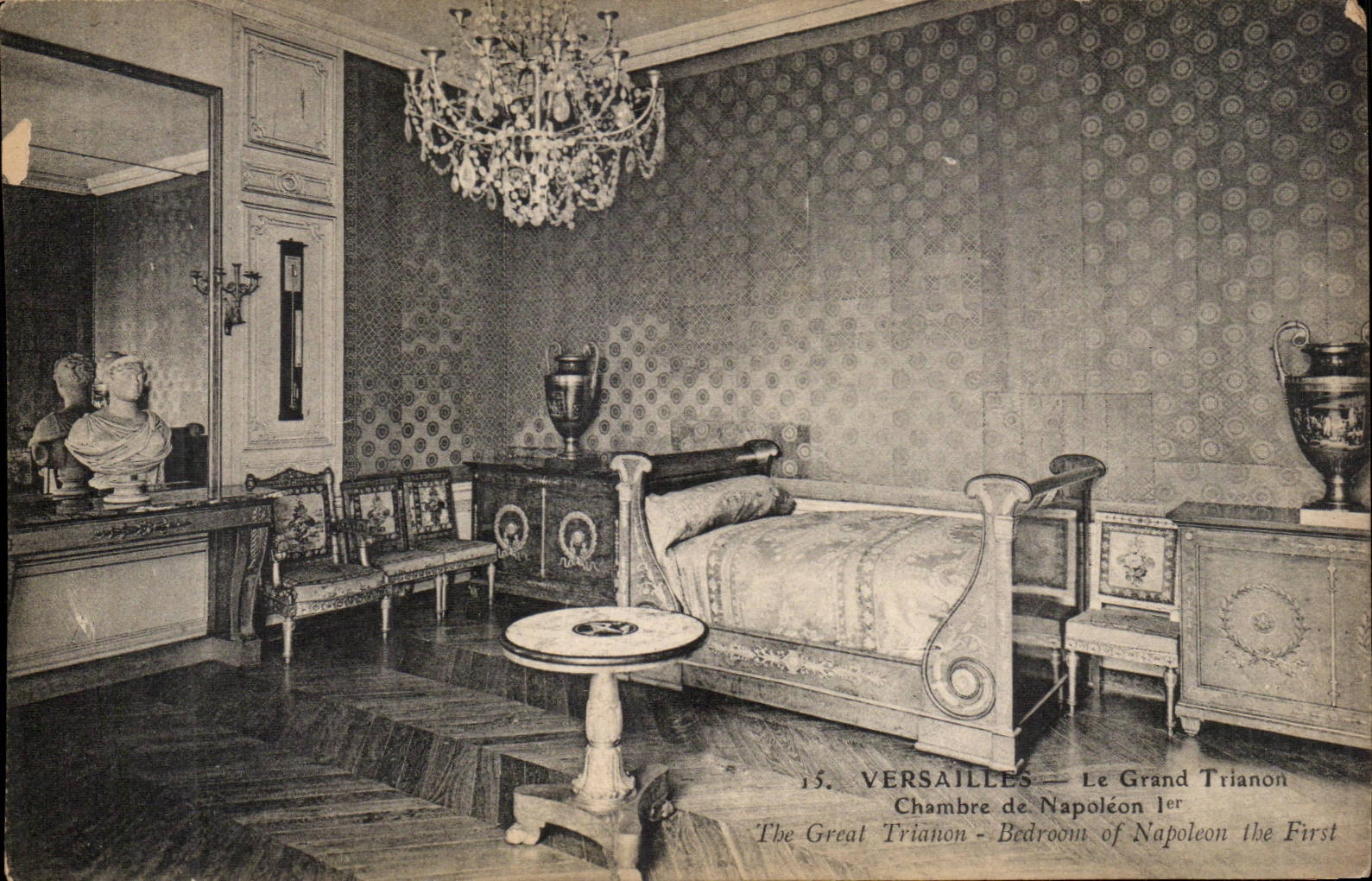 VErsailles CPA Chambre de Napoleon 1er Trianon 