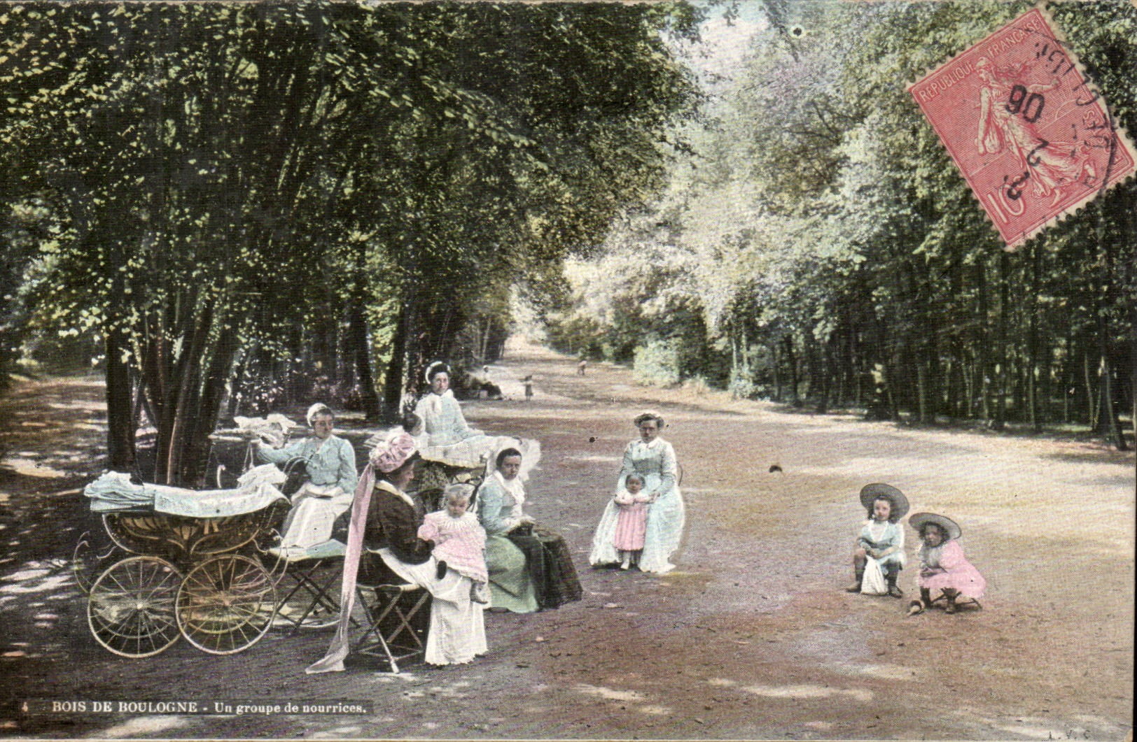Bois de Boulogne CPA Un groupe de nourrices (enfants)