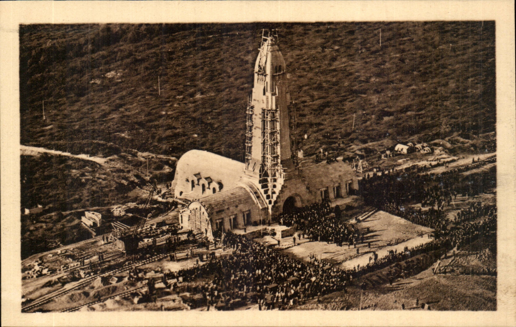 Ossuaire de Douaumont — inauguration officielle — Éditions Verdun