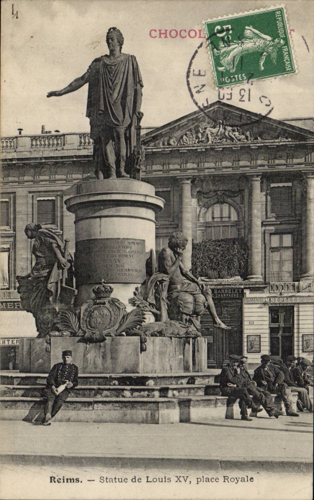 Reims CPA Statue de Louis XV Place Royale