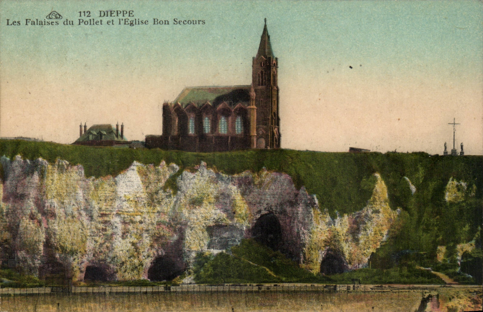 Dieppe CPA Les falaises du Pollet et l'eglise Bon SEcours