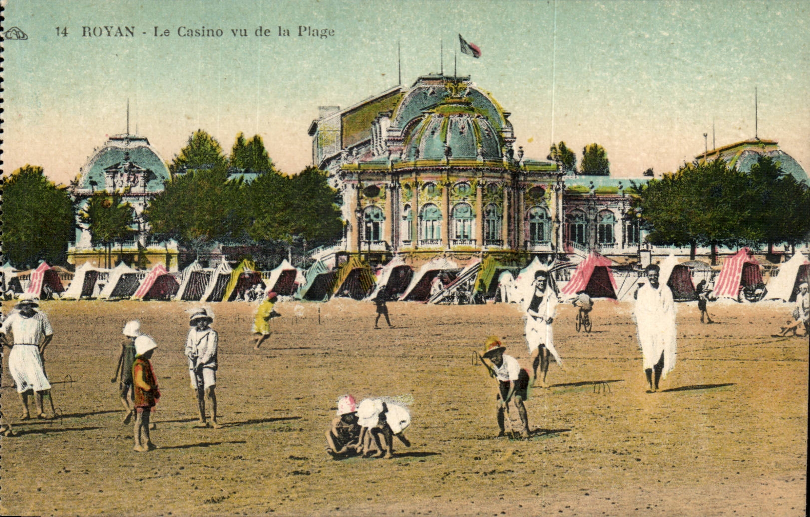 Royan CPA Le casino vu de la plage (enfants)