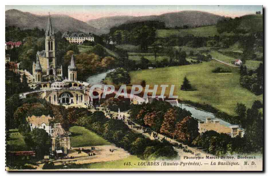 Lourdes CPA La basilique