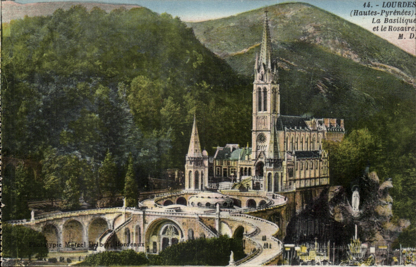 Lourdes CPA La basilique et le rosaire