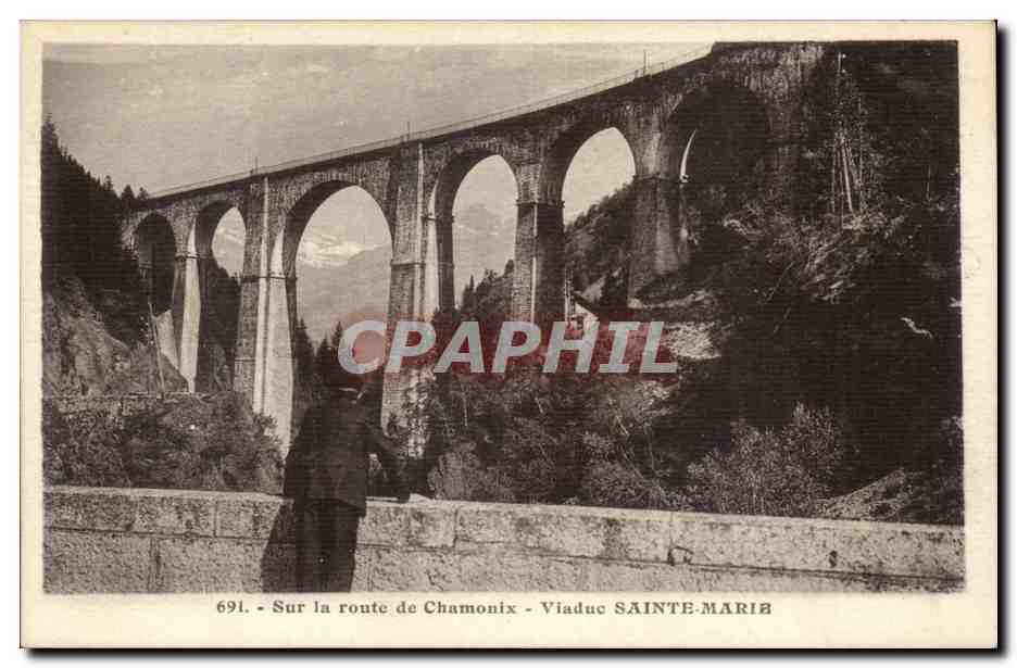 Sur la Route de Chamonix - Vallee Sainte Marie - CPA 