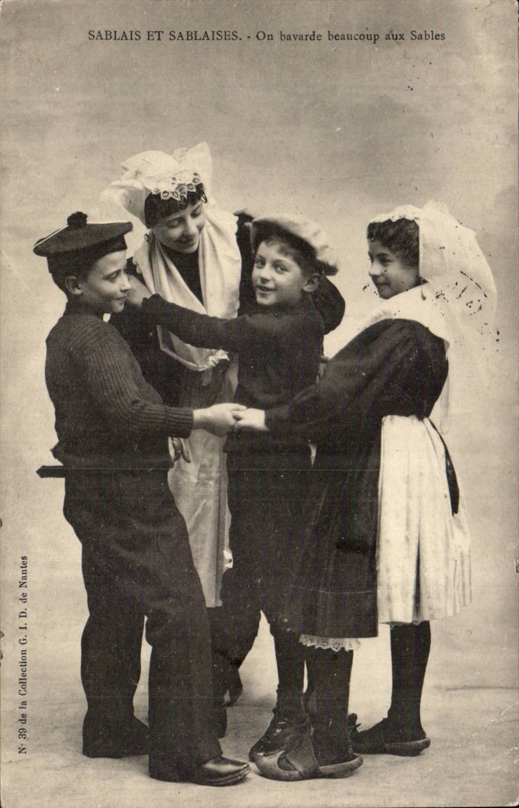 SAblais et sablaises CPA On bavarde beaucoup aux sables
