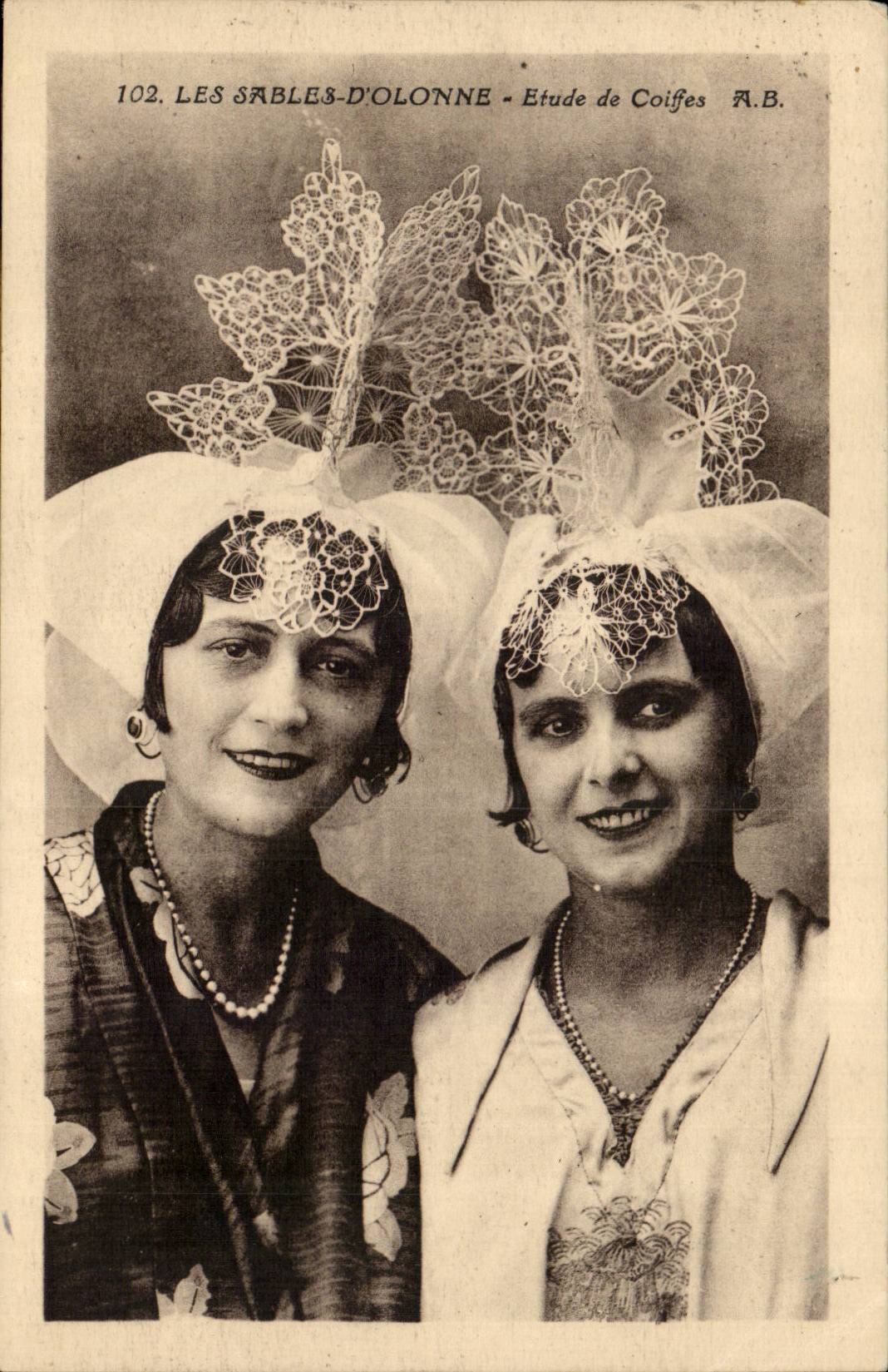 SAbles d'olonne CPA Etude des coiffes (folklore costume)