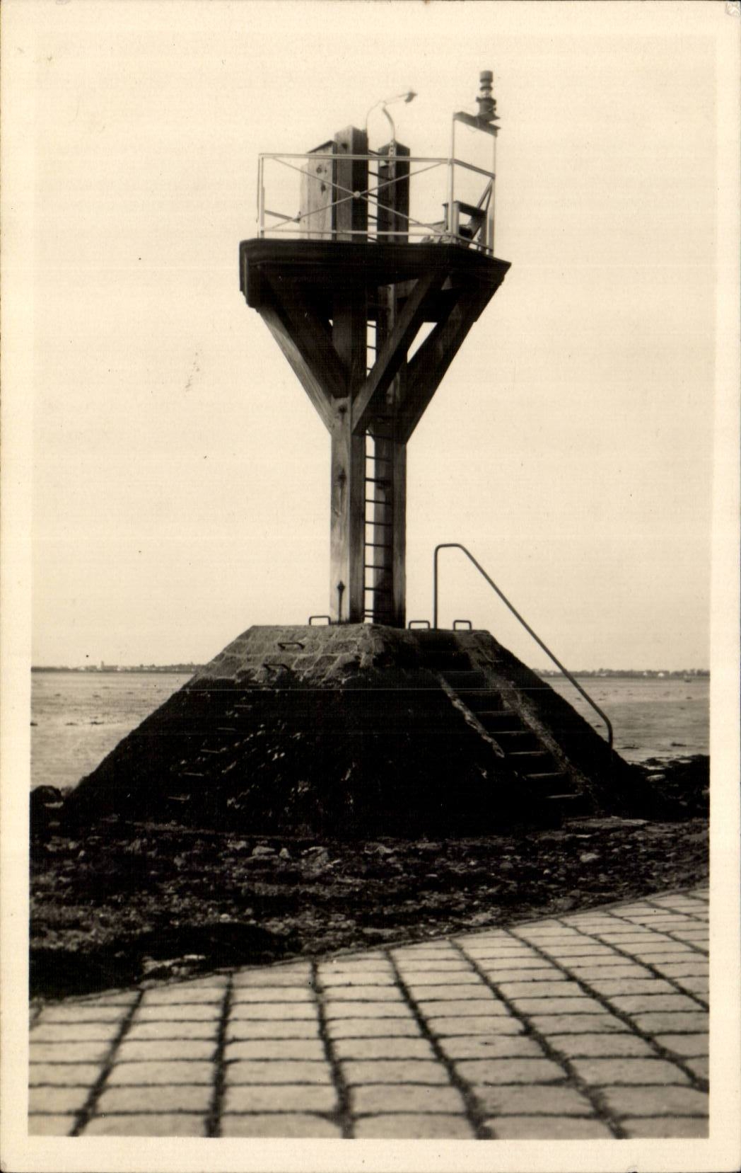 ILe de Norimoutier CPA Balise de secours sur le passage du Gois