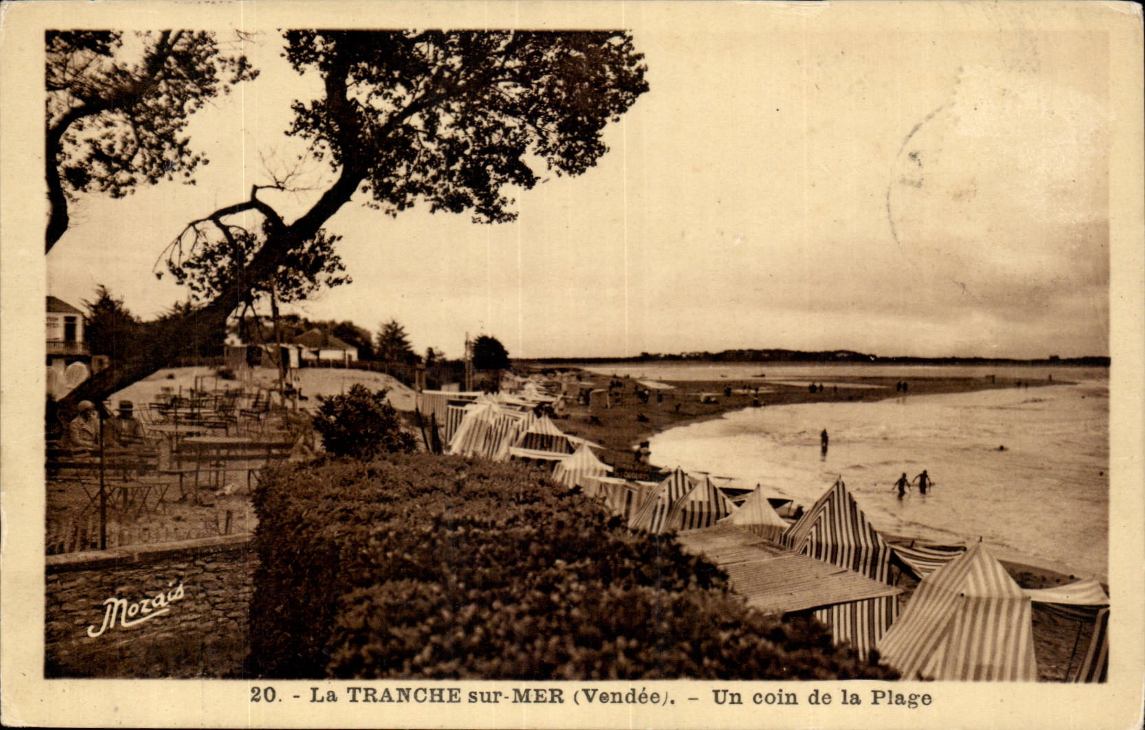 La Tranche sur mer CPA un coin de la plage