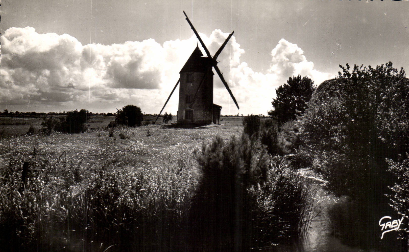 The Windmill of Pré Danion — Saint-Jean-de-Monts (Vendée) — Editions Gaby