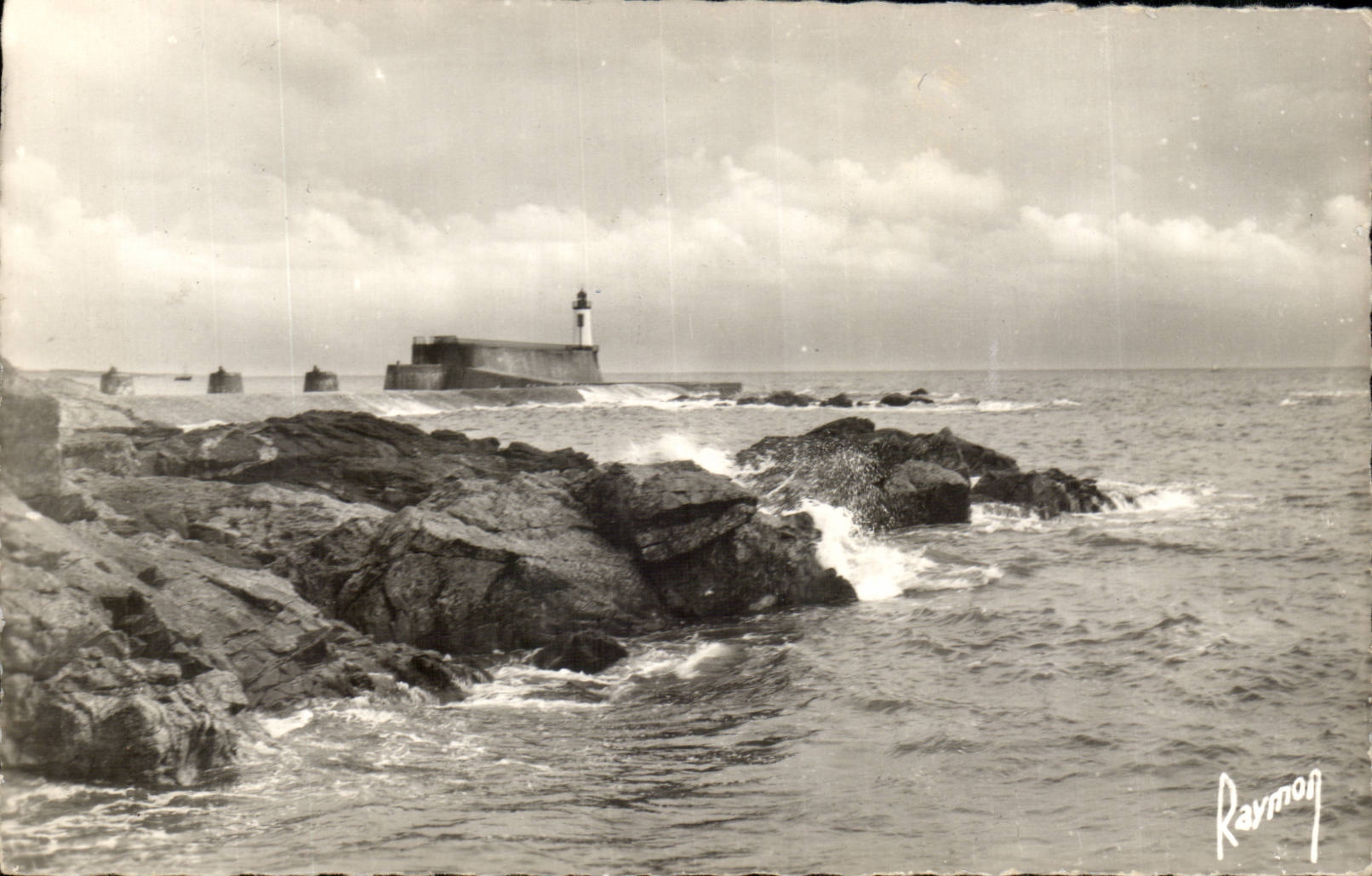 Les Sables d'Olonne — Vue sur la digue — RAYMON (S.-el-O.)