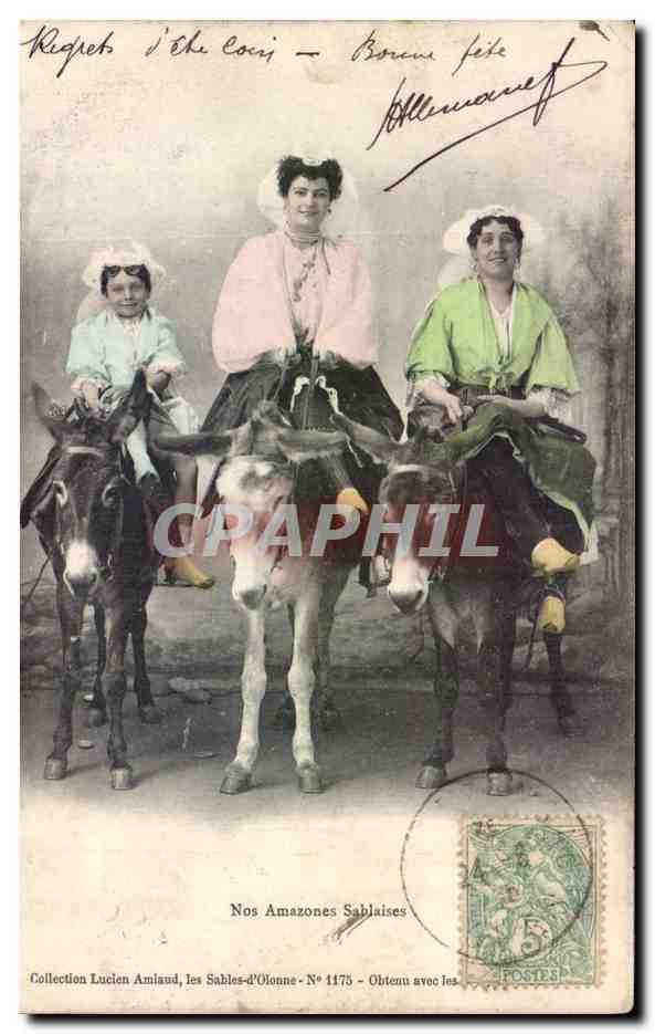 CPA Folklore Costume Sablaise Nos Amazones sablaises (ane donkey mule)