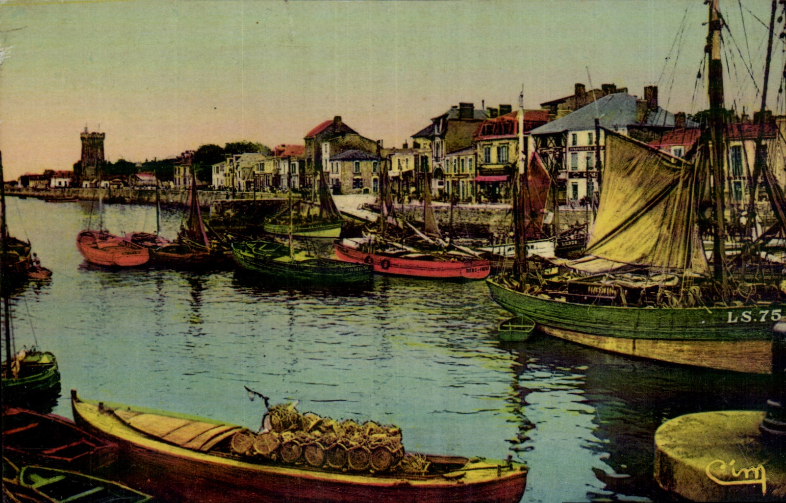 Les Sables-d'Olonne — Un coin du Port et le Quai de la Chaume — Cim