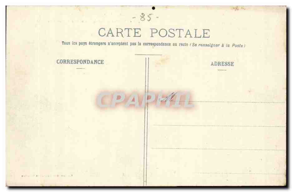 Les Sables-d'Olonne — La Plage et le Remblai un jour de Courses — Édition des Nouvelles Galeries — Reverso