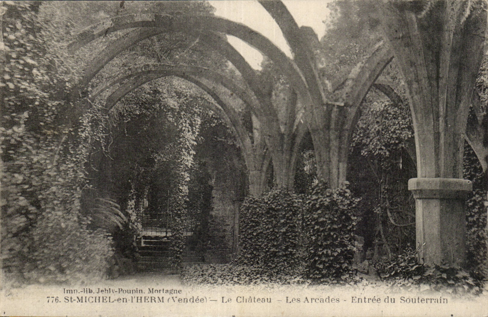 St-Michel-en-l'Herm (Vendée) — Le Château — Les Arcades — Entrée du Souterrain — Impr. Lib. Jehlv-Poupin, Mortagne