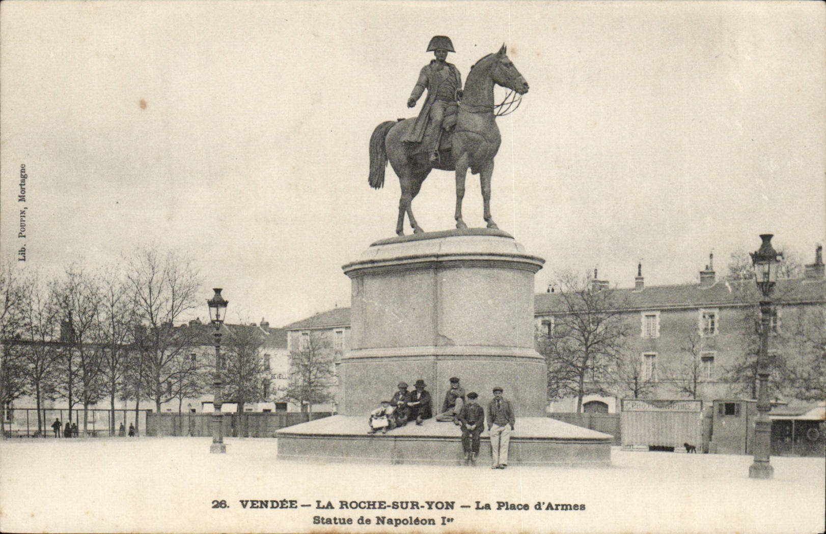 La Roche-sur-Yon — Statue de Napoléon Ier — Place d'Armes