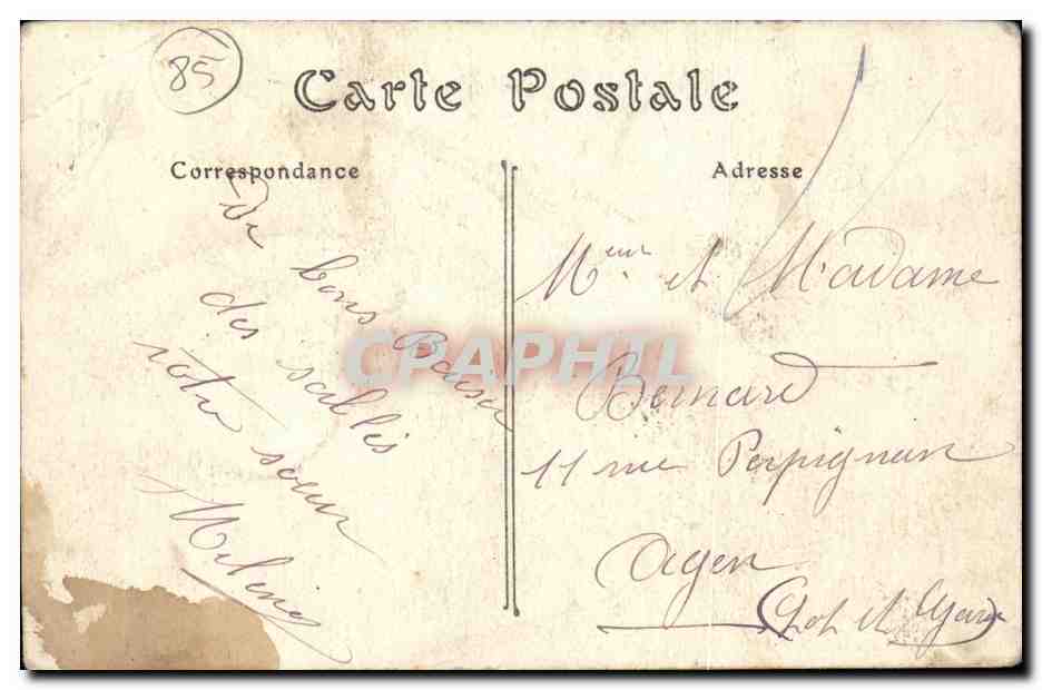 CPA Les Sables d'olonne Rochers de la Chaume Pecheurs de crabes ( folklore costume ) — Verso