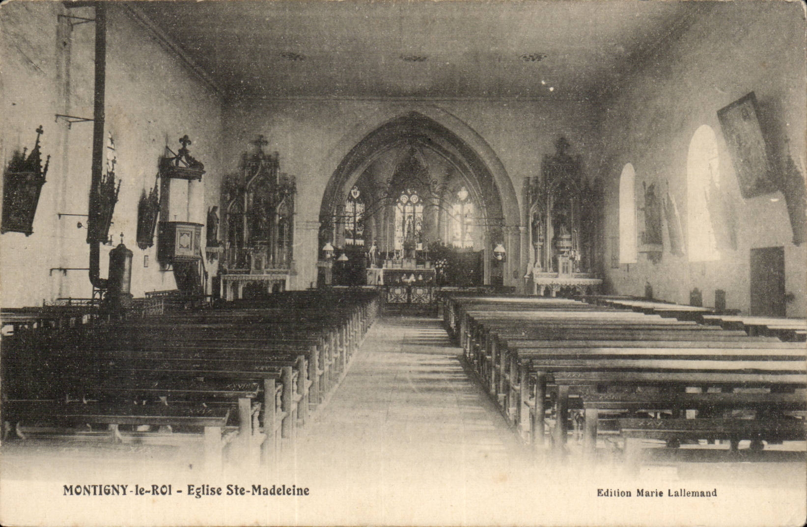 Montigny le Roi CPA Eglise Ste Madeleine