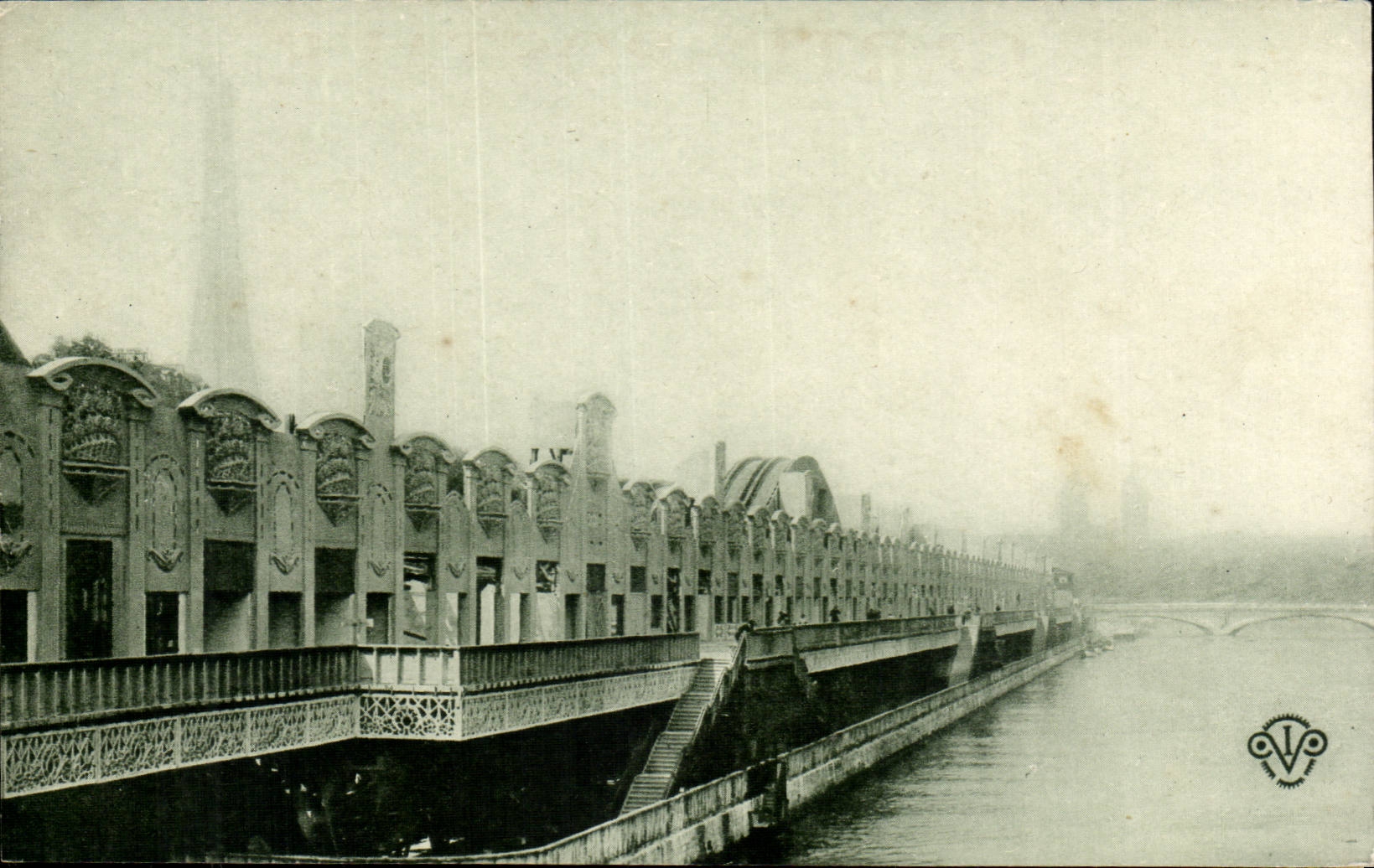 Les Attractions — quai d'Orsay — Éditions I. V. Phot.