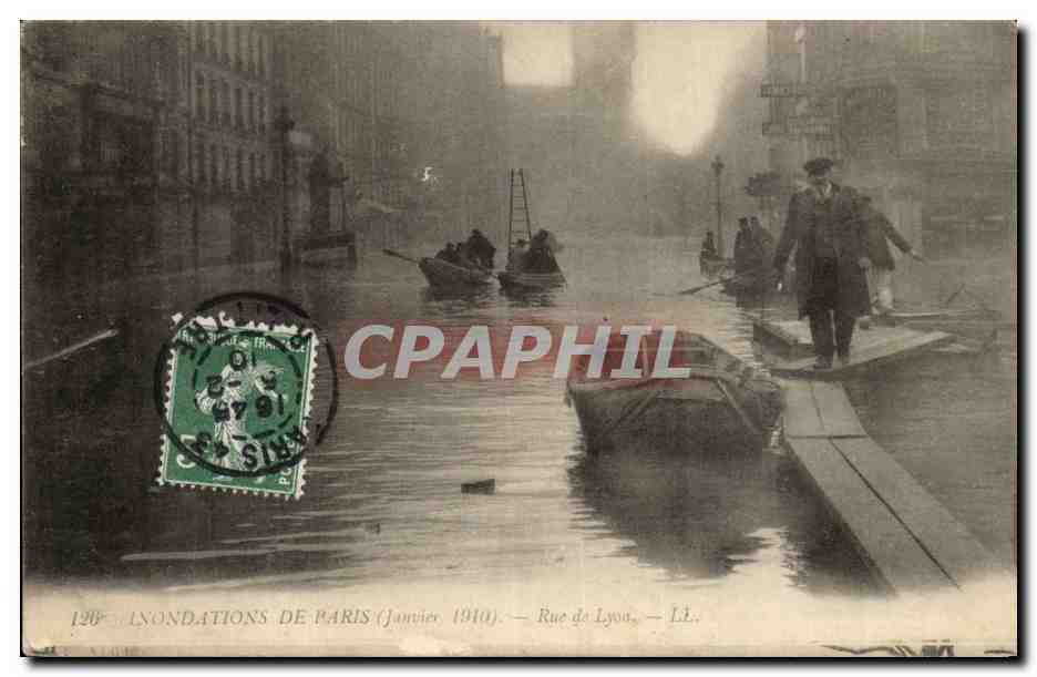 Crue de la Seine Paris CPA Inondations Rue de Lyon