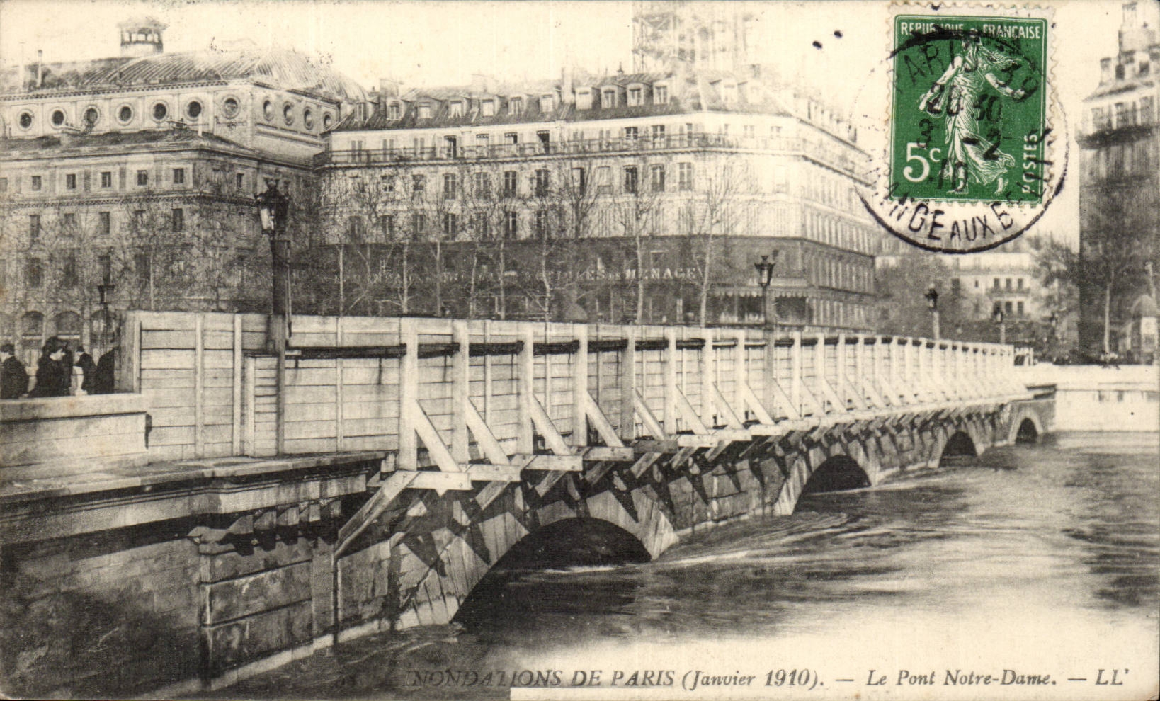 Crue de la Seine Paris CPA Inondations Le pont Notre Dame
