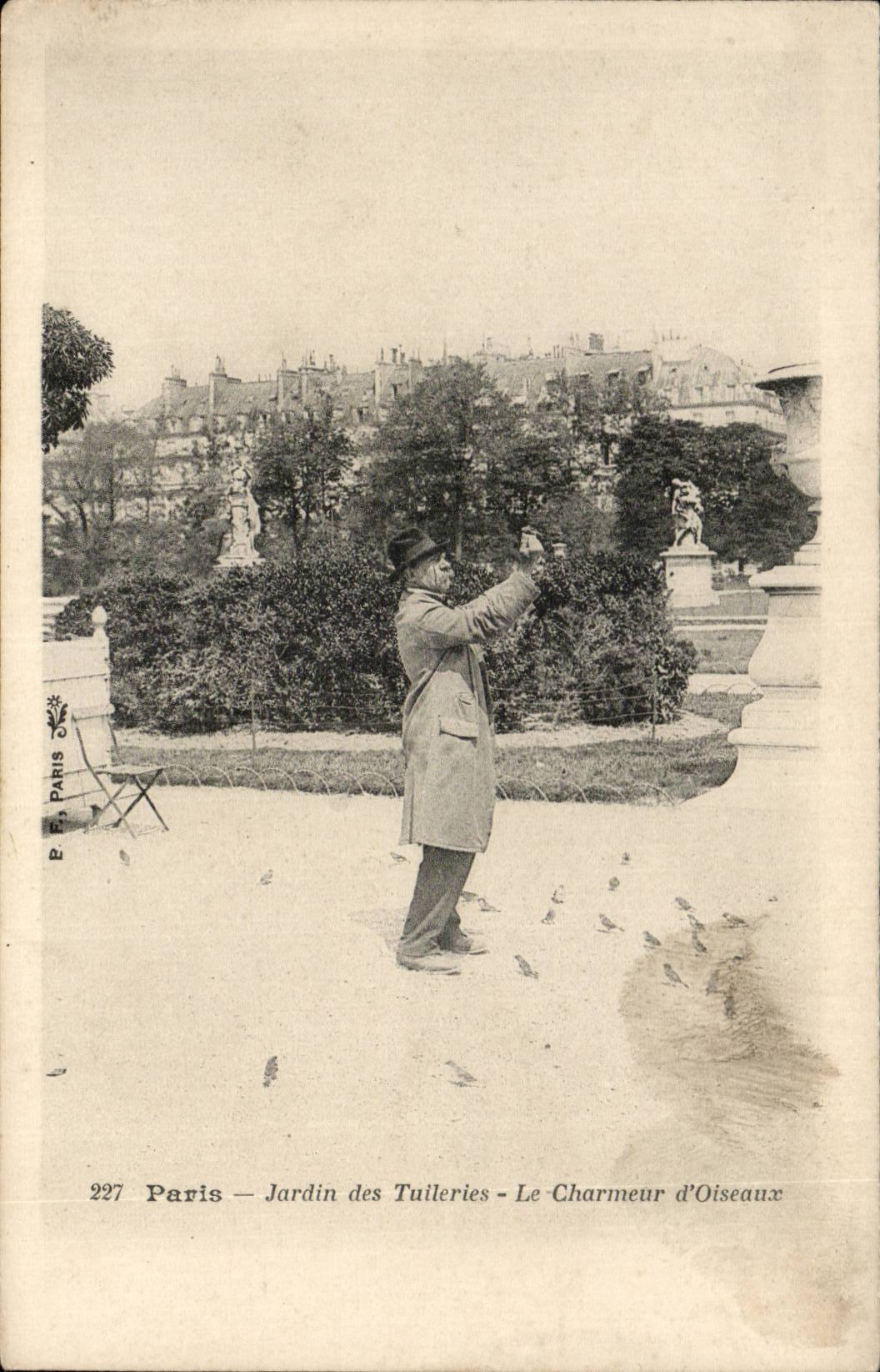 París - Jardín de las Tullerías - El Encantador de Pájaros — R. F. París, n° 227