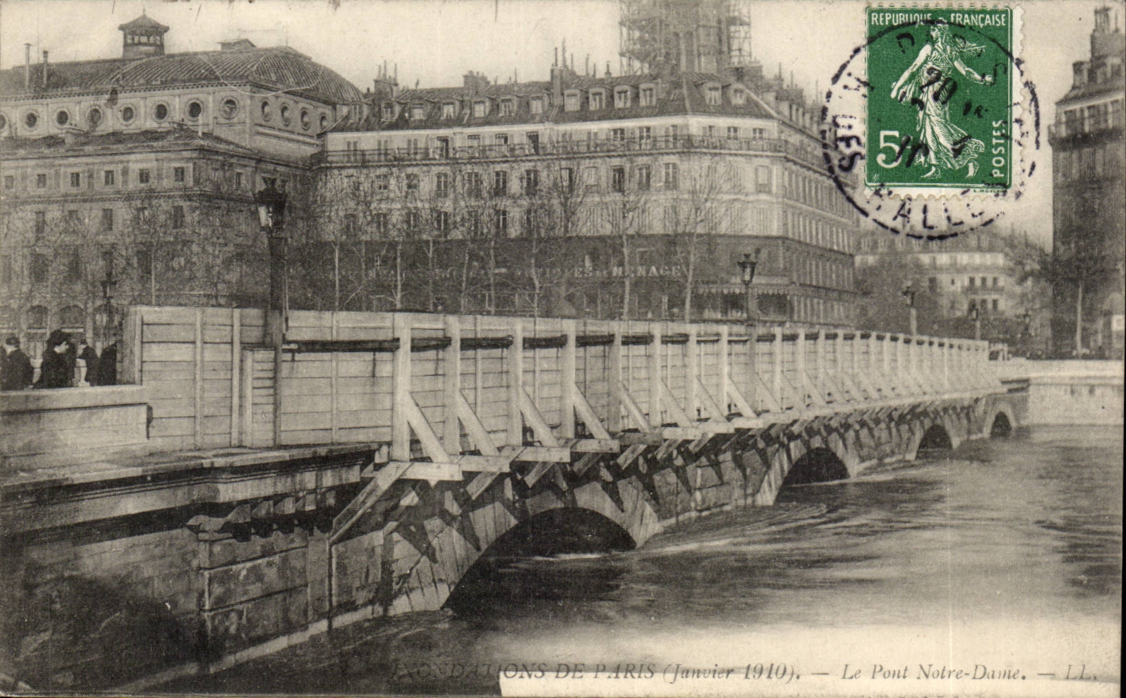 Paris - 65 - La Grande Crue de la Seine Janvier 1910 - Le Pont Notre Dame - CPA 
