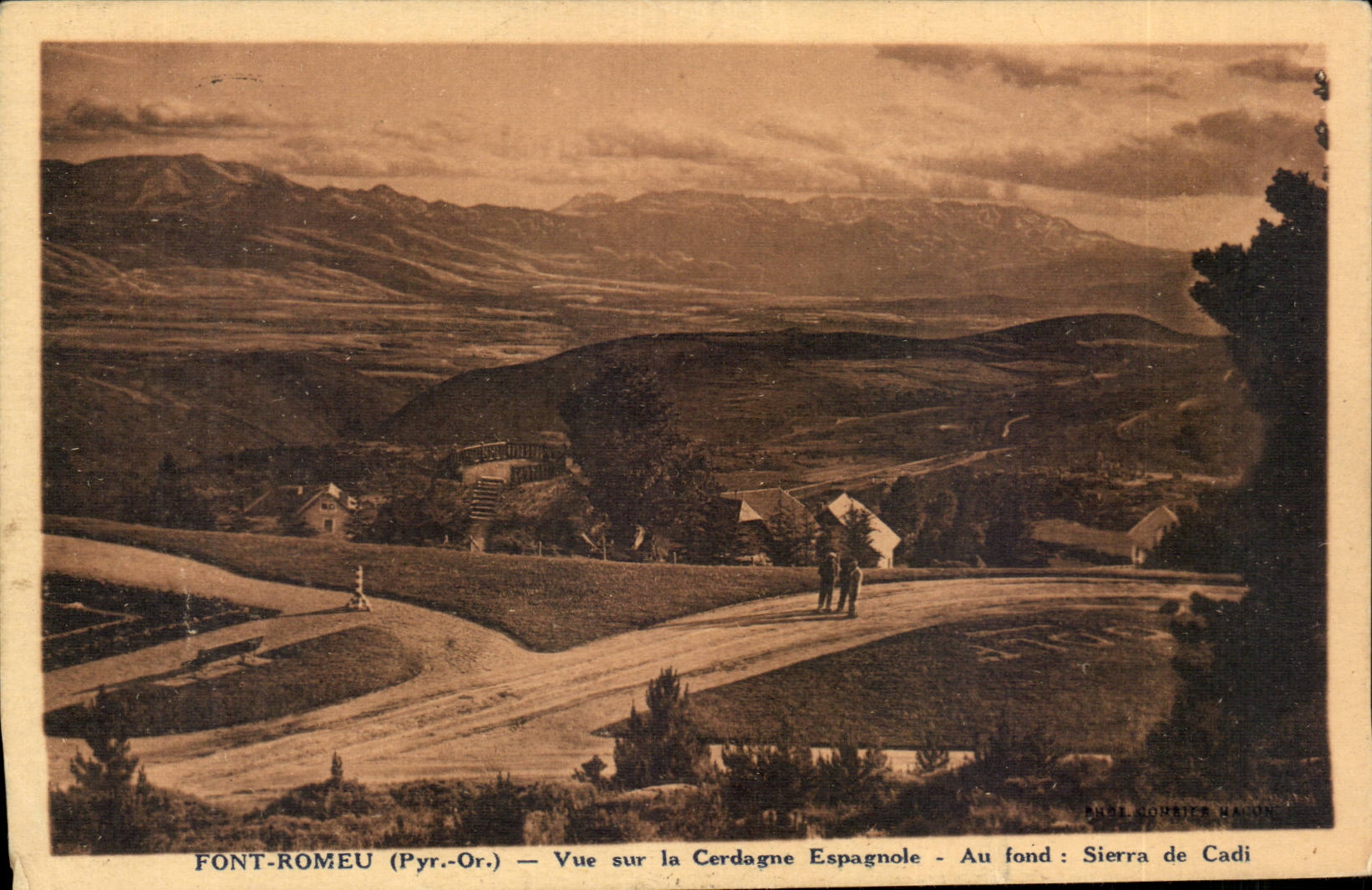 Font Romeu CPA Vue sur la CErdagne espagnole Sierra de Cadi