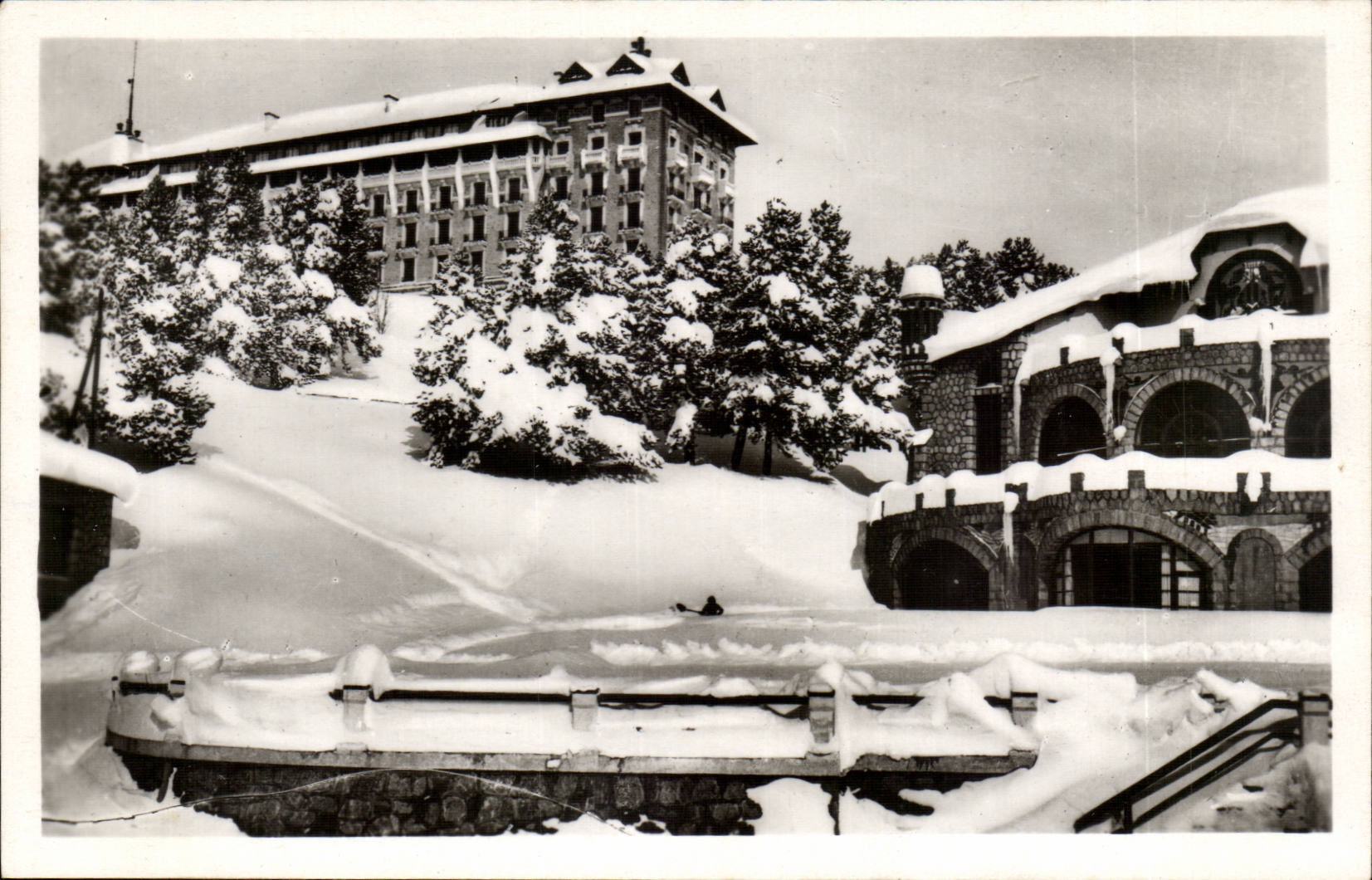 Font Romeu CPA Le grand hotel et le casino